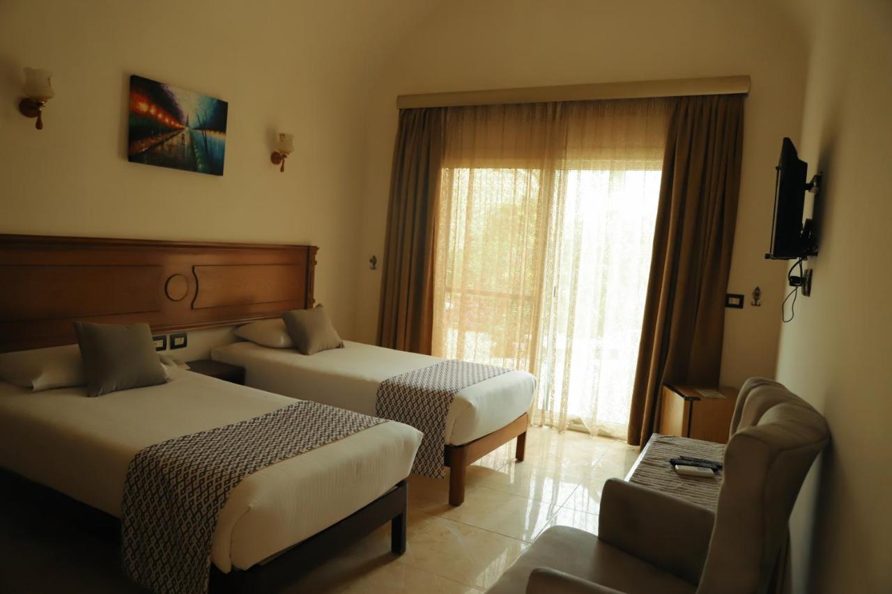 Silver Beach Redsea Resort El Qoseir Exterior foto